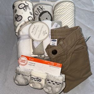 Old navy baby boy pants, new born sock and bath towels from modern baby